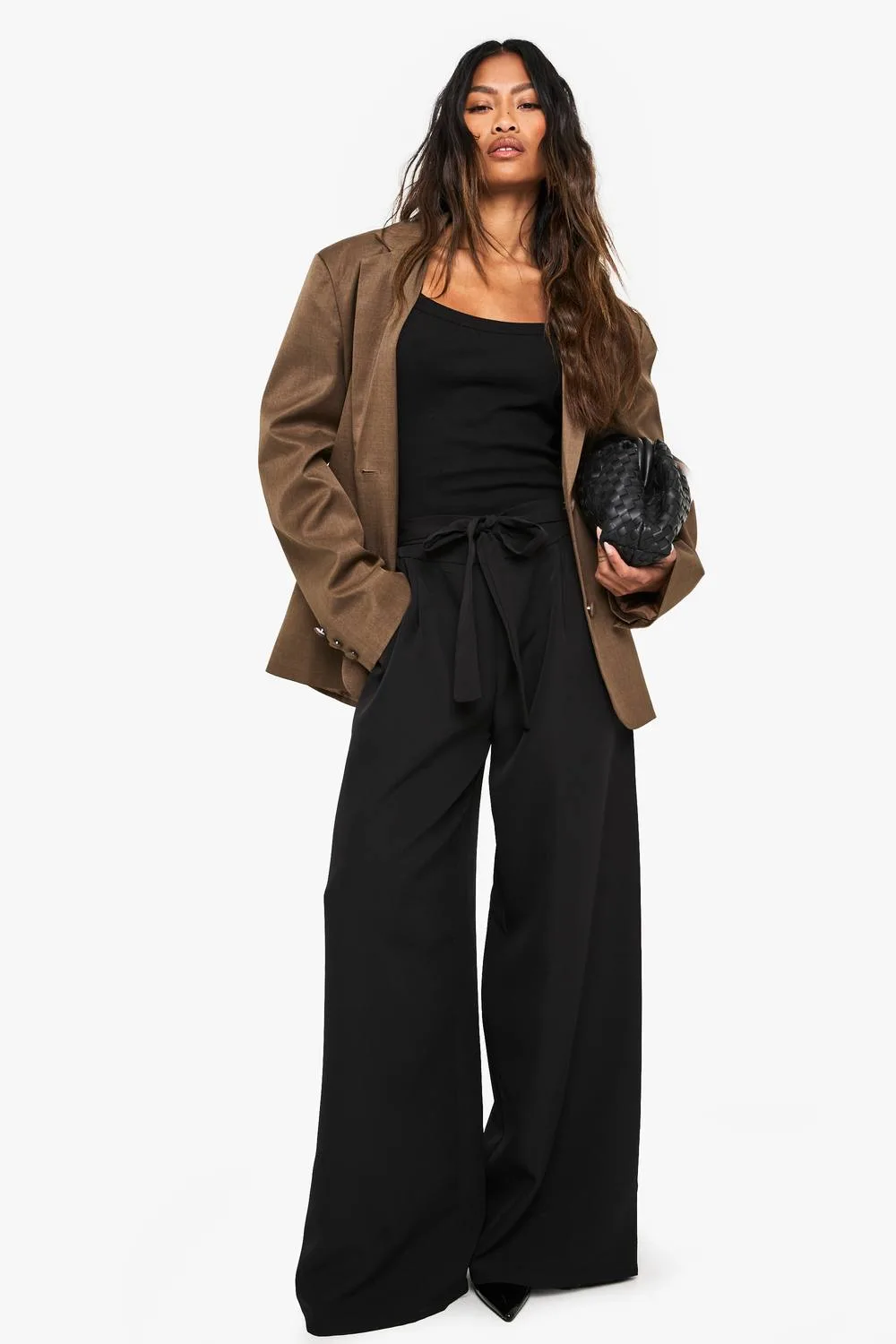 Woven Pleated Belted Wide Leg Trouser by boohoo