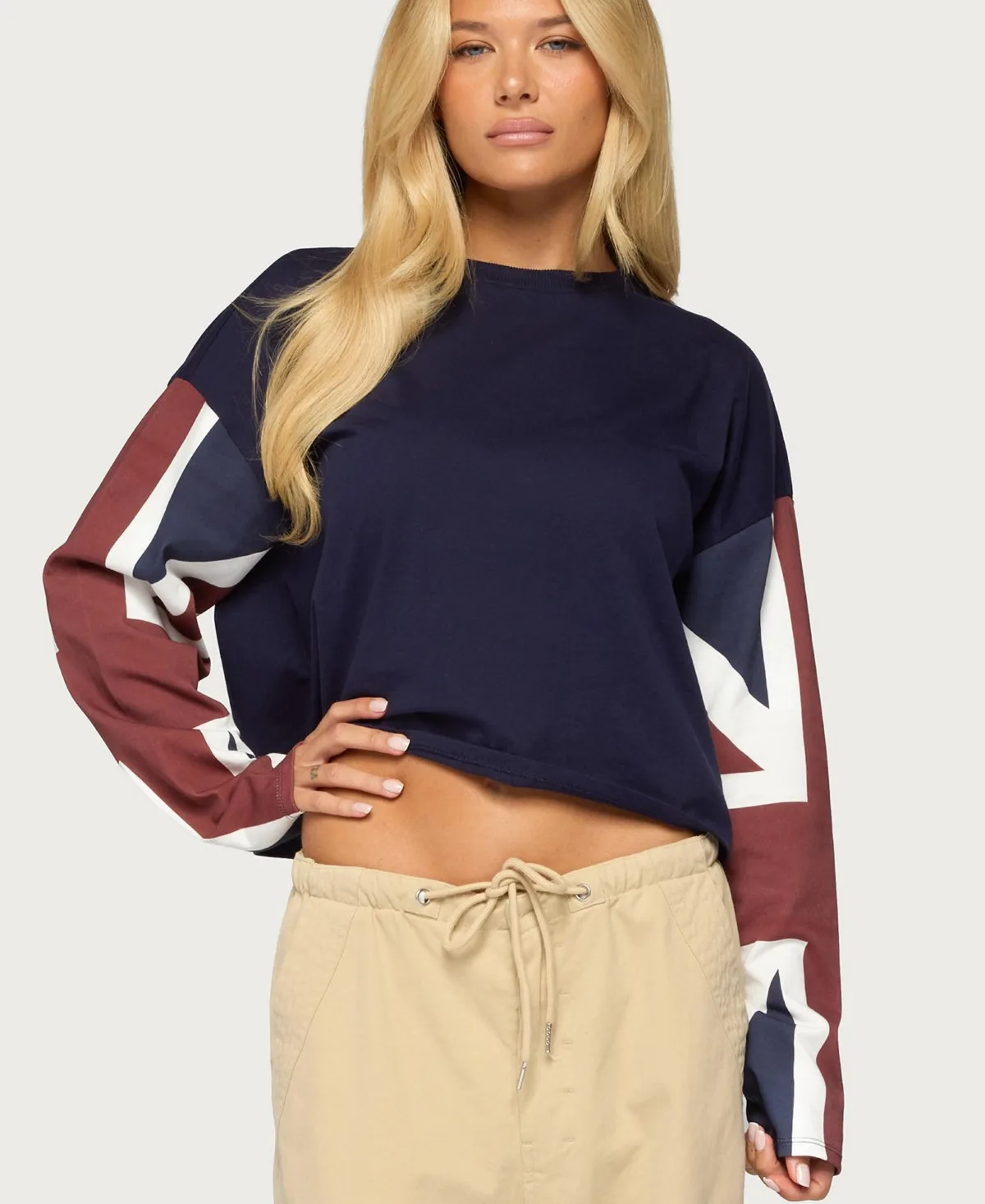 Uk Muse Long-Sleeve Crewneck Crop Top