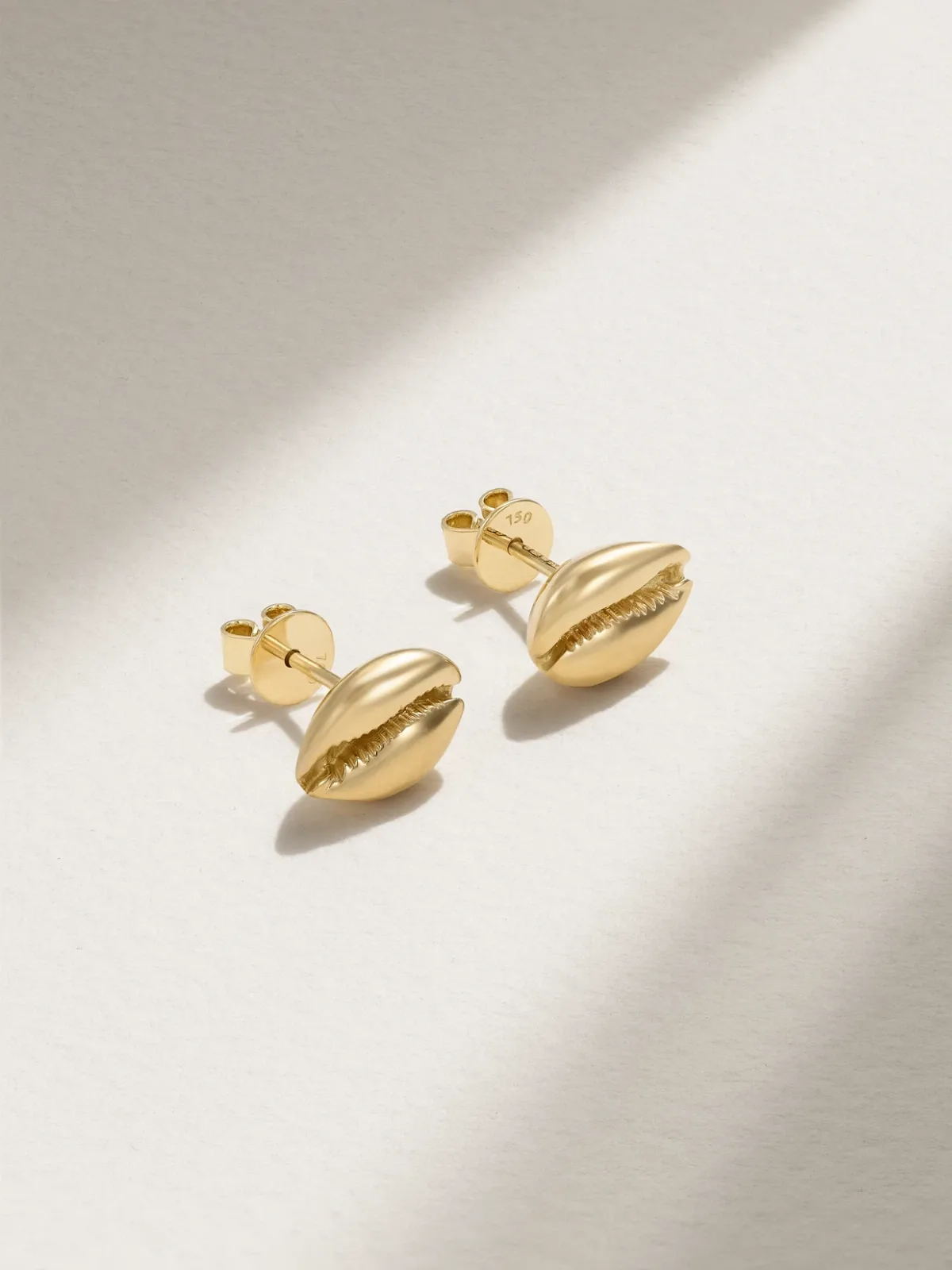 - Le Petit Cauri 18-karat Gold Earrings -