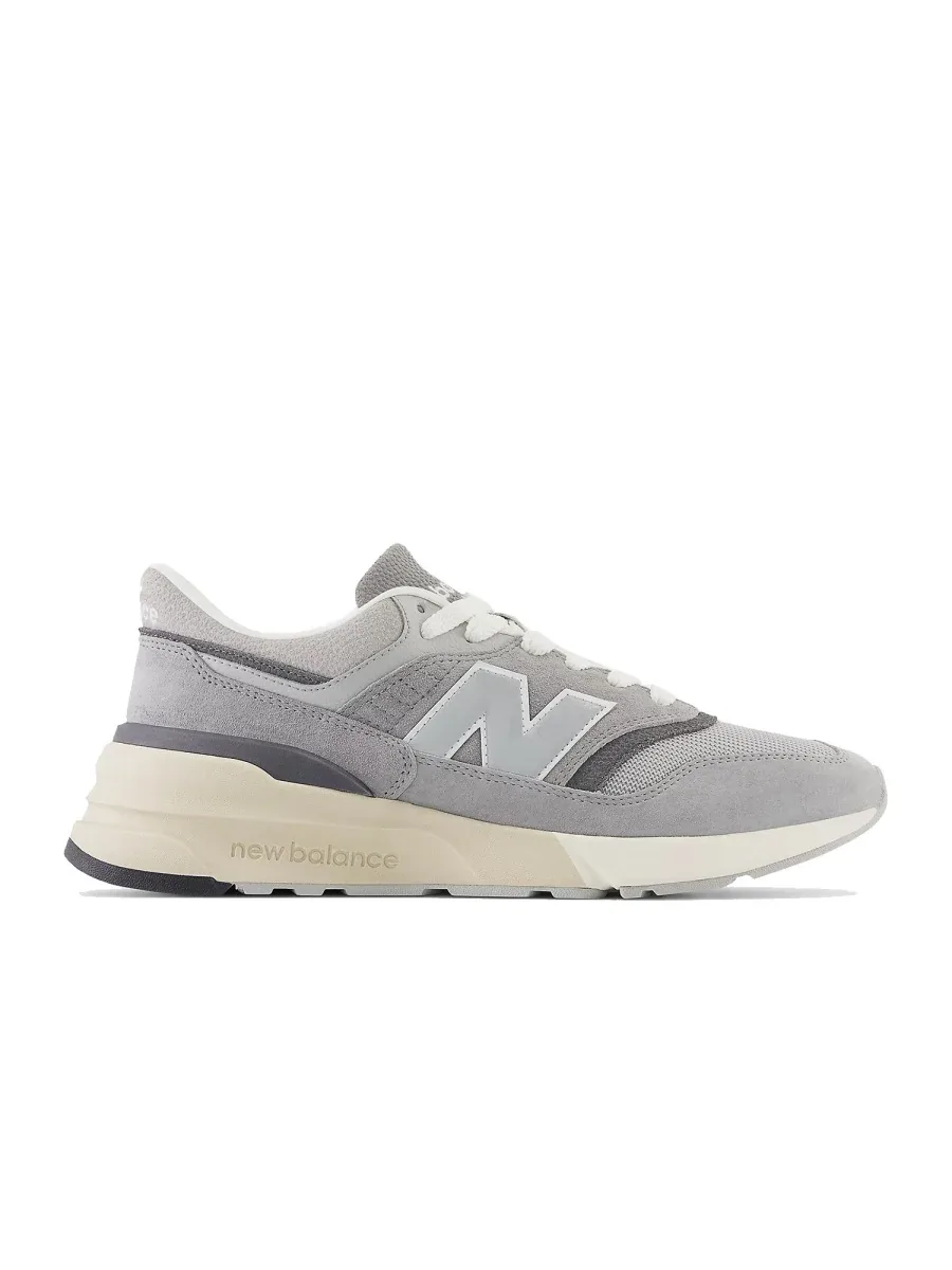 Sneaker by New Balance