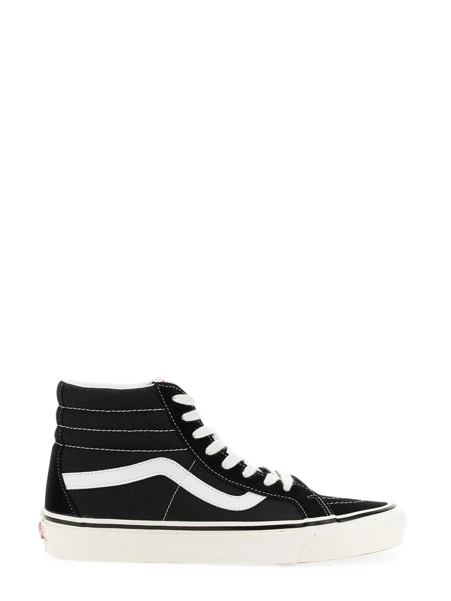 Sneaker by Vans