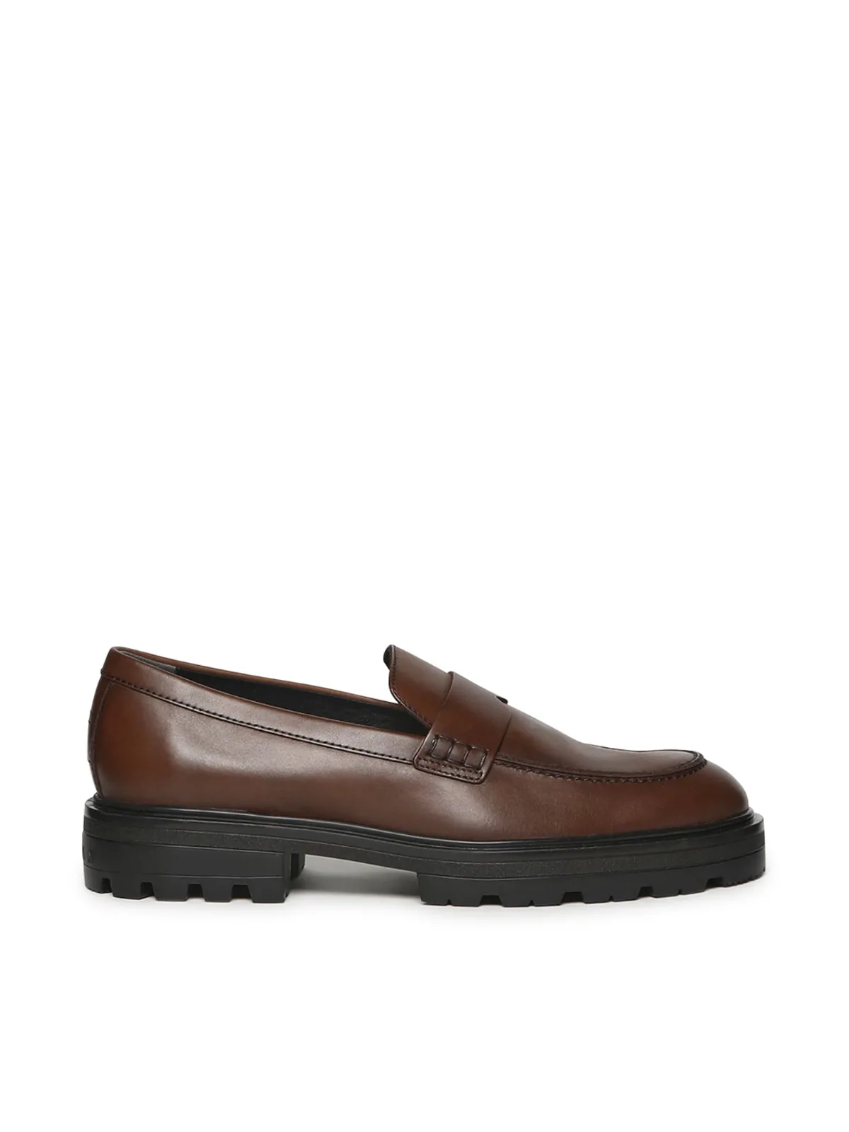 H673 Loafers