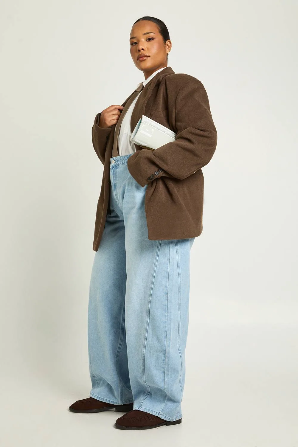 Mid Waist Twisted Seam Barrel Leg Jean by boohoo