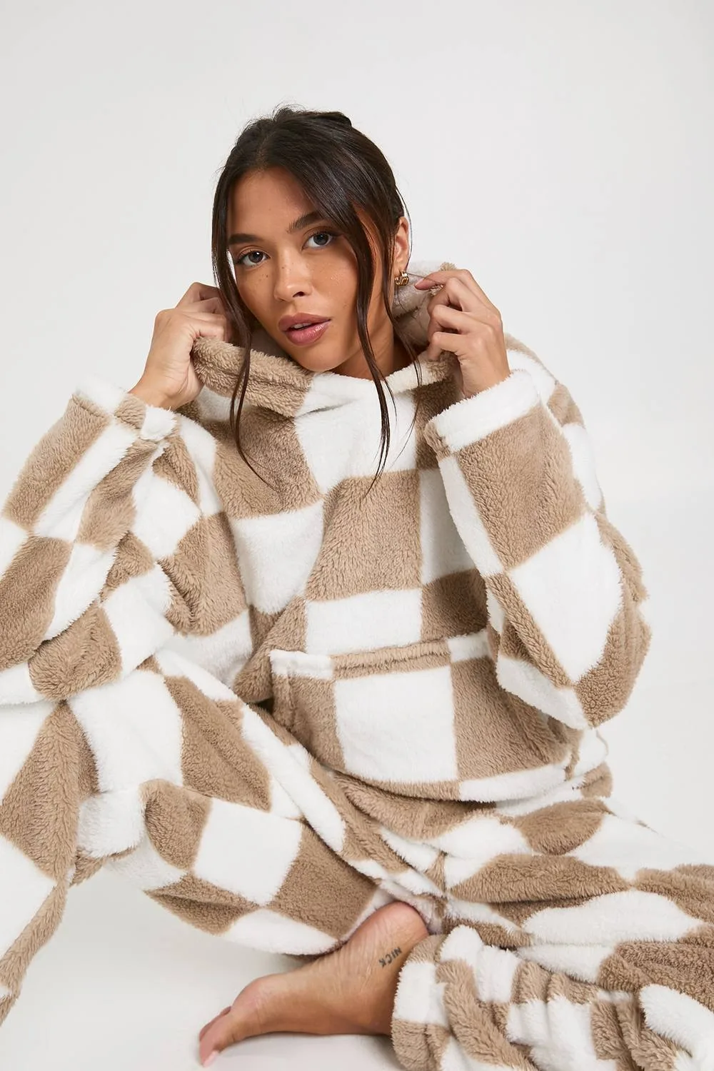 Checkerboard Print Fleece Hoody & Joggers Lounge Set by boohoo