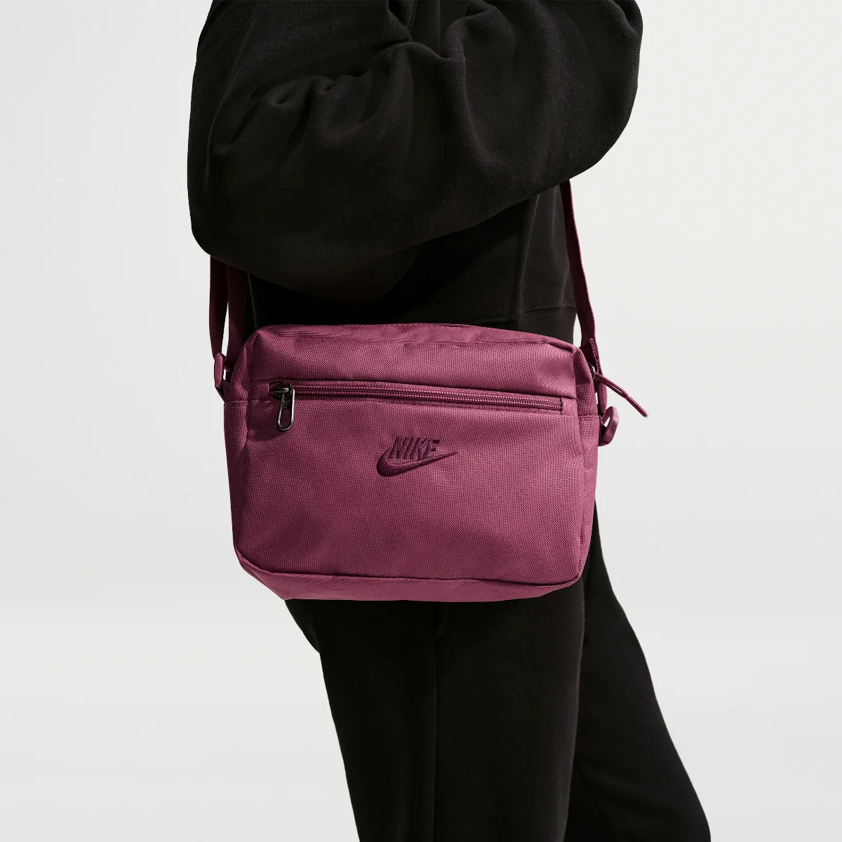 Heritage Crossbody Bag 2.0 (4L) by Nike