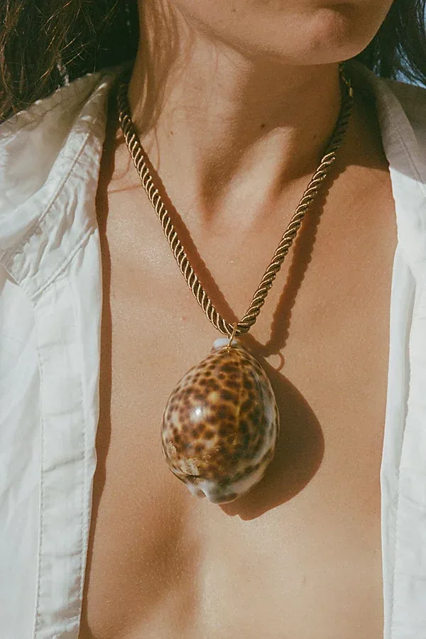 Tiger Necklace by SC COLLECTION