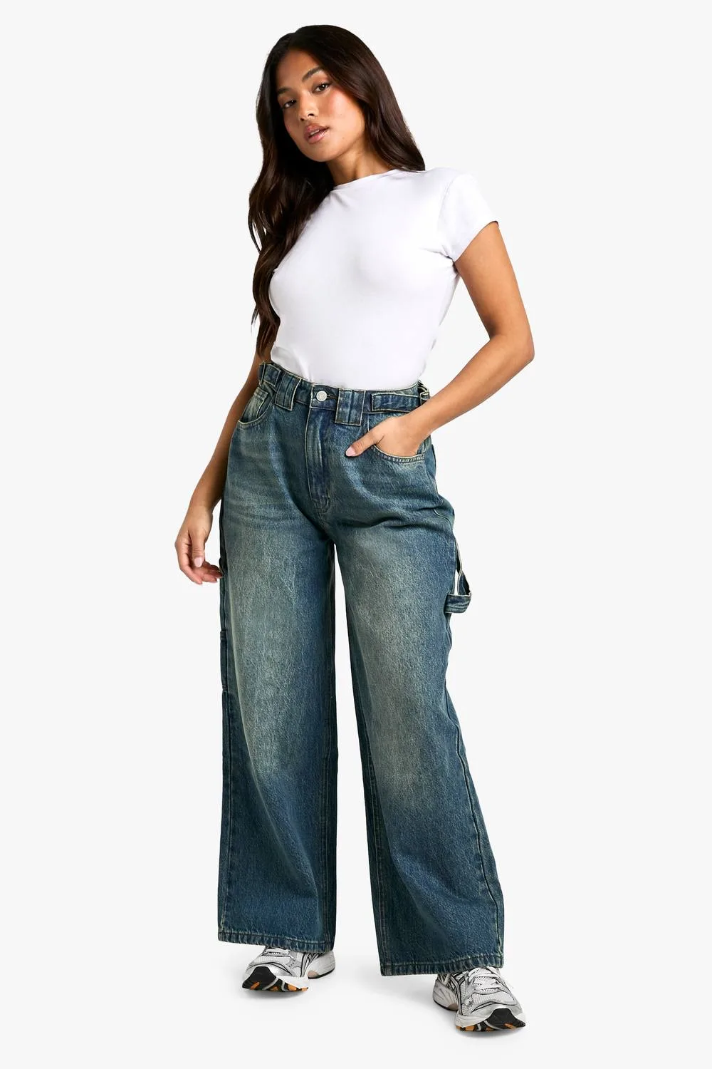 The Petite Carpenter Jean by boohoo