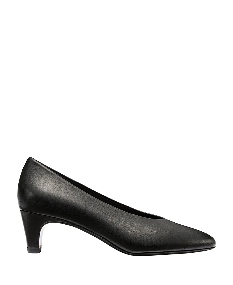 The Augusta Glove Pump by Margaux