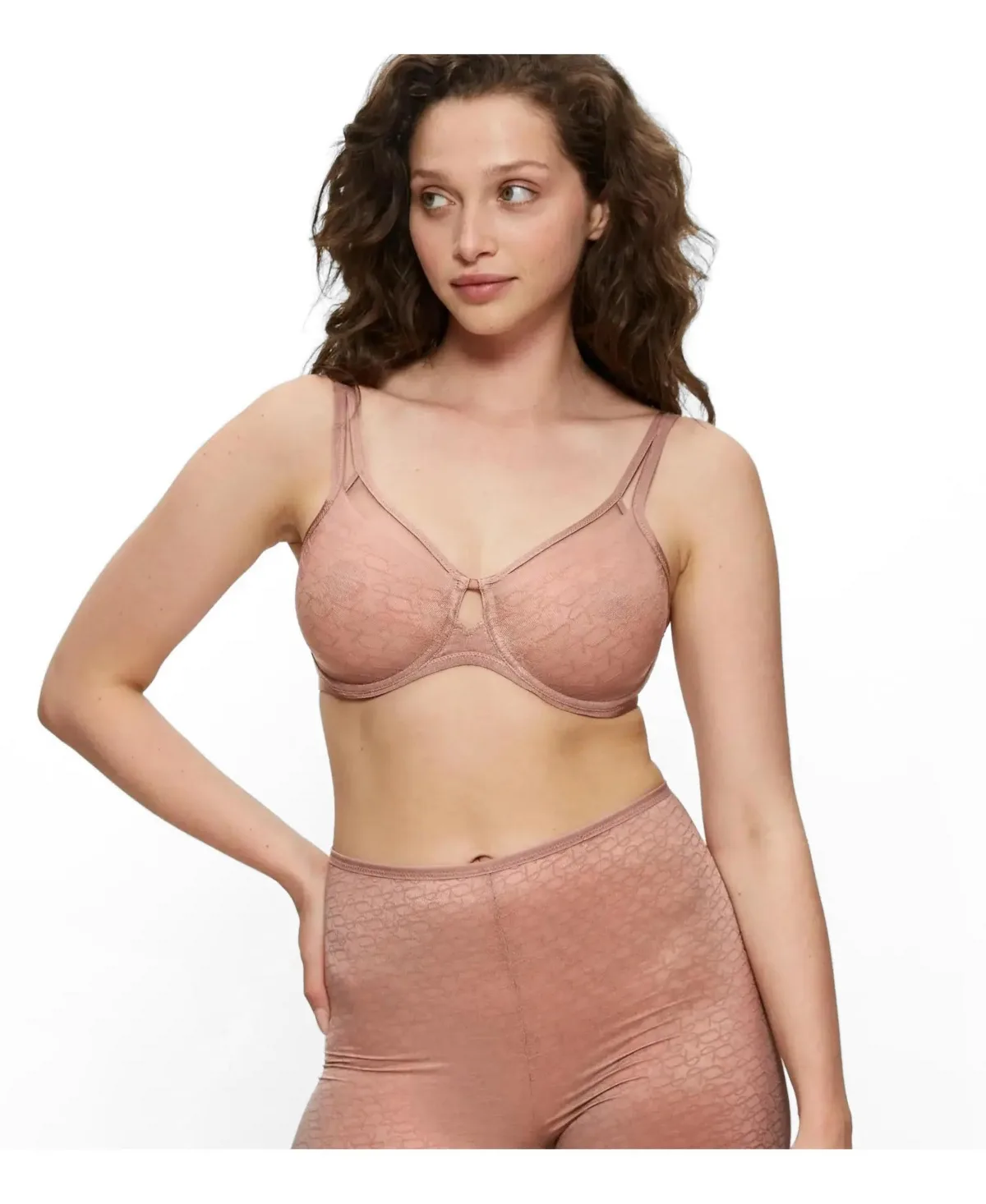 Signature Sheer Minimizer Bra by Triumph
