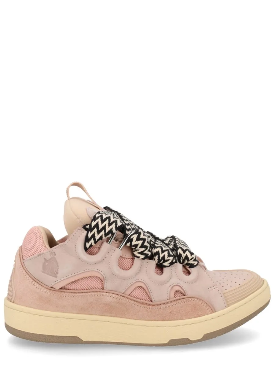 Sneaker curb