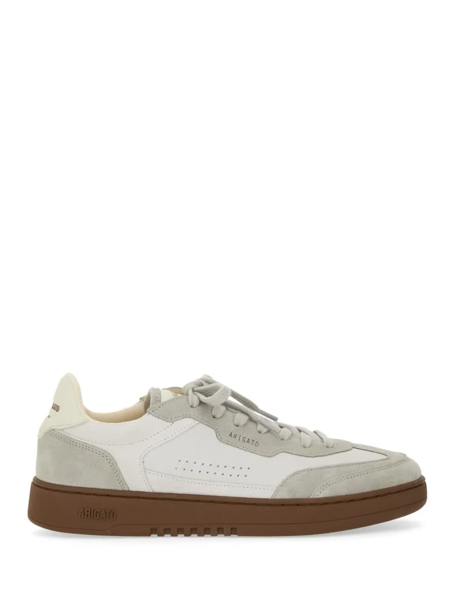 says T-toe Sneaker