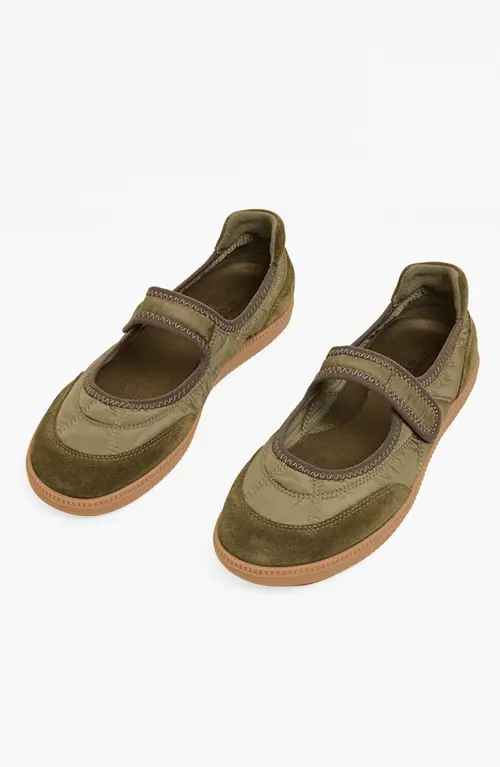 Garcia Ballet Sneaker in Olive at Nordstrom, Size