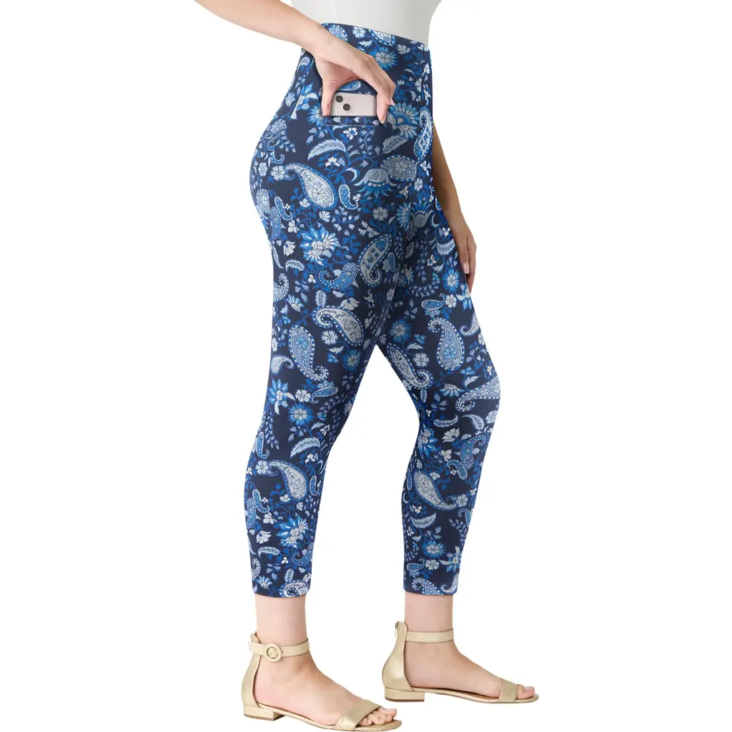 Side-Pocket Essential Capri Legging in Navy Viny Paisley at Nordstrom, Size by Roaman's