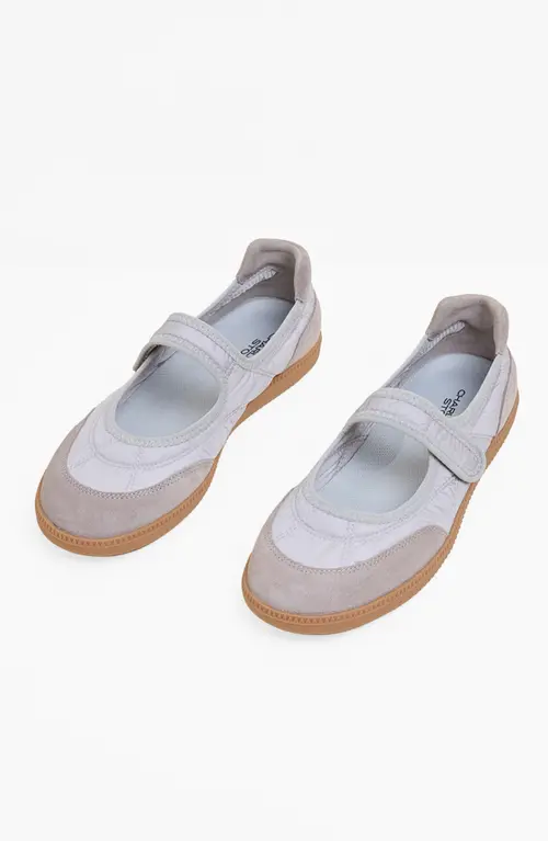 Garcia Ballet Sneaker in Fog at Nordstrom, Size