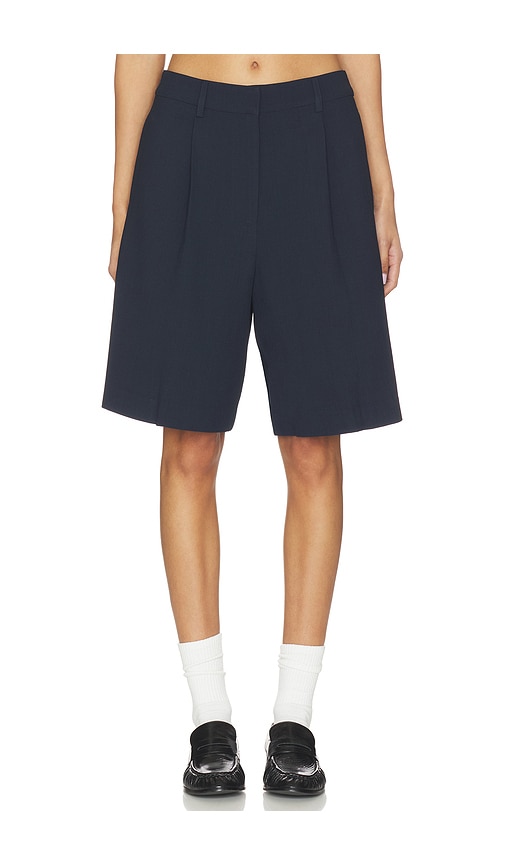 Quillie Shorts in Navy.