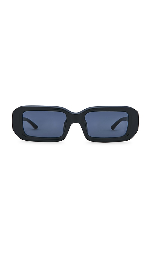x No Problemo Blackpool Sunglasses in Black.