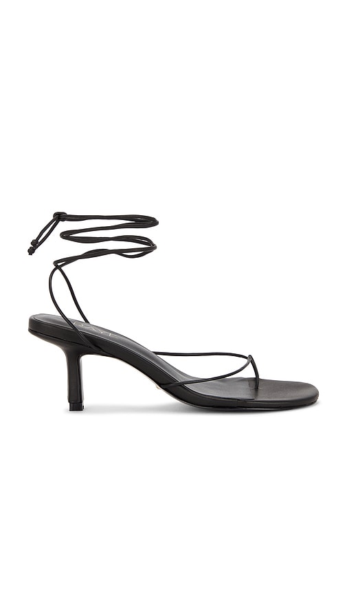 Nayara Sandal in Black.