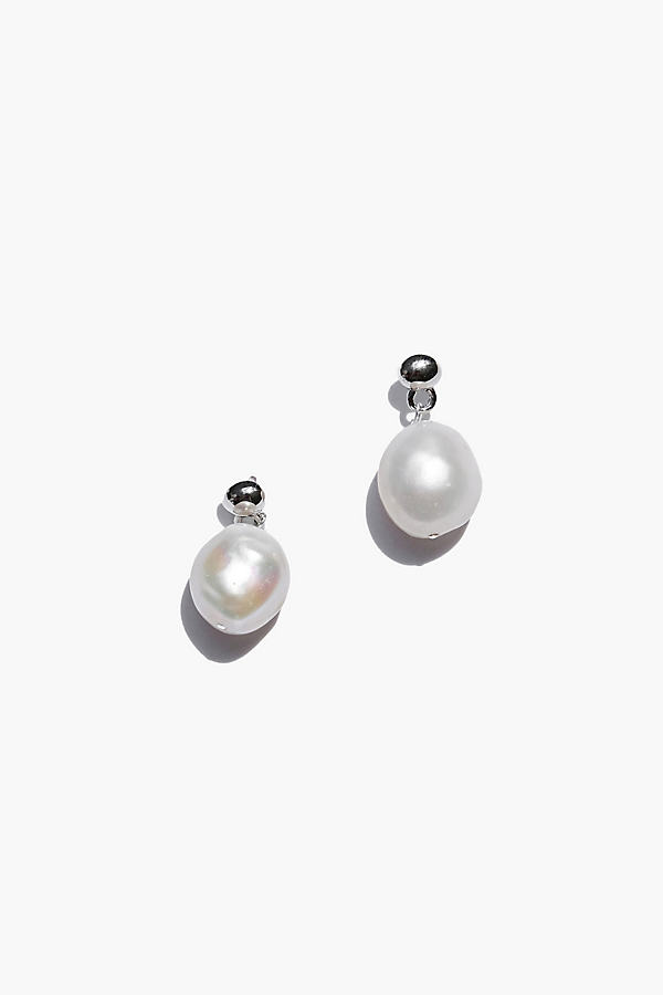 Perla Stud Earrings