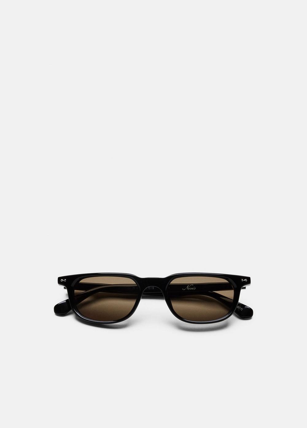 Women's Chimi Novis Sunglasses, Black Vince