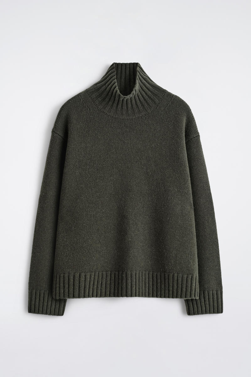 Chunky Cashmere Mock-Neck Sweater