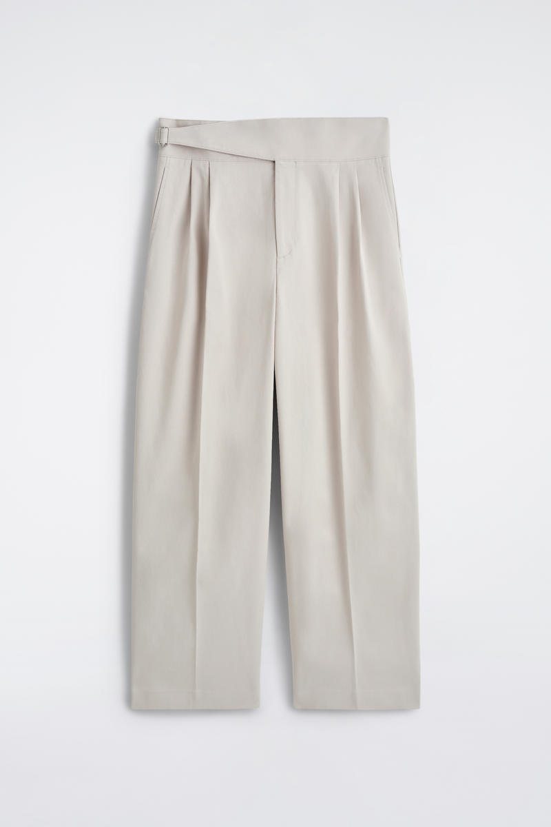 Belt-Detail Pleated Wide-Leg Pants