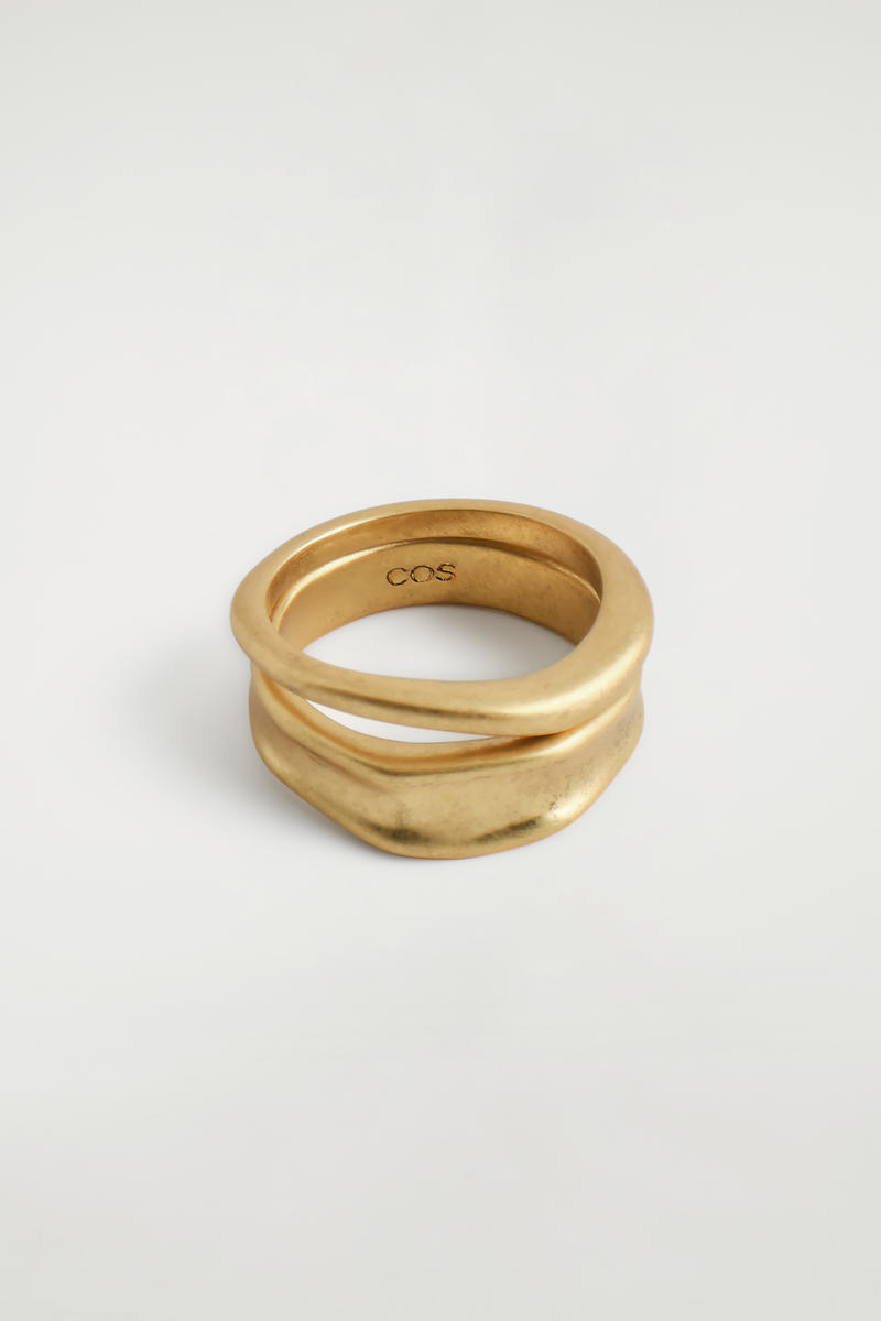 2-Pack Hammered Rings by COS