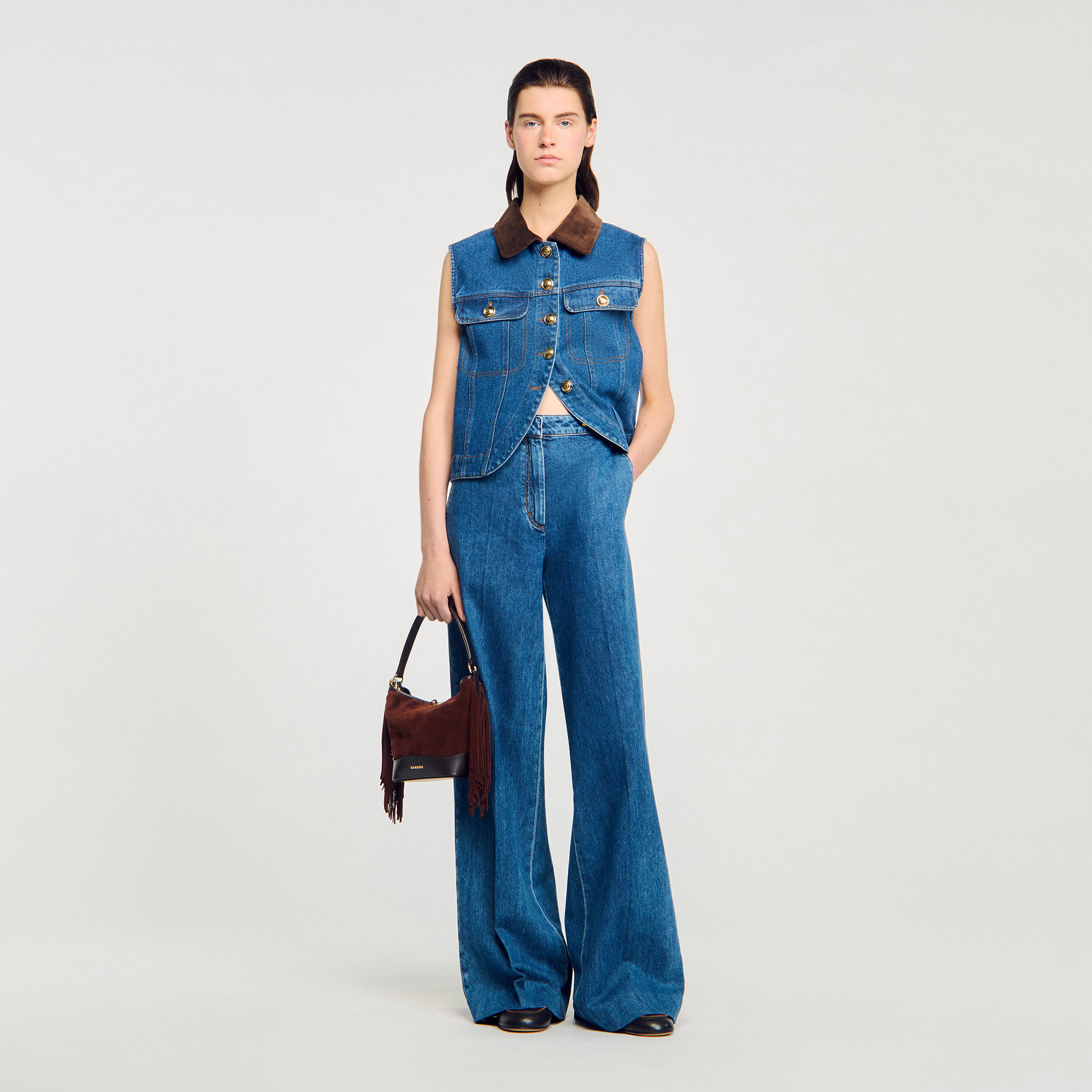Mid-rise wide leg jeans