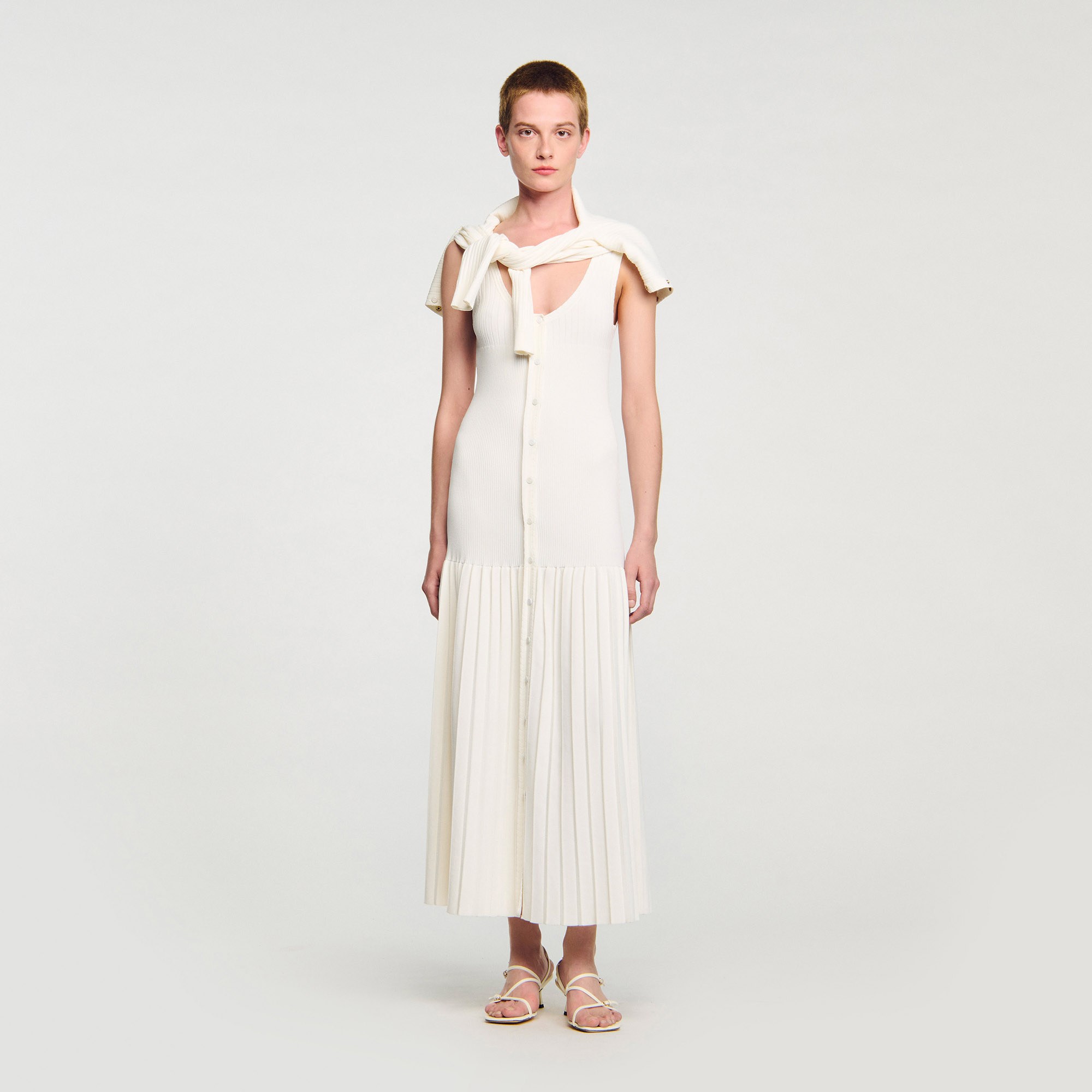 V-neck knit maxi dress