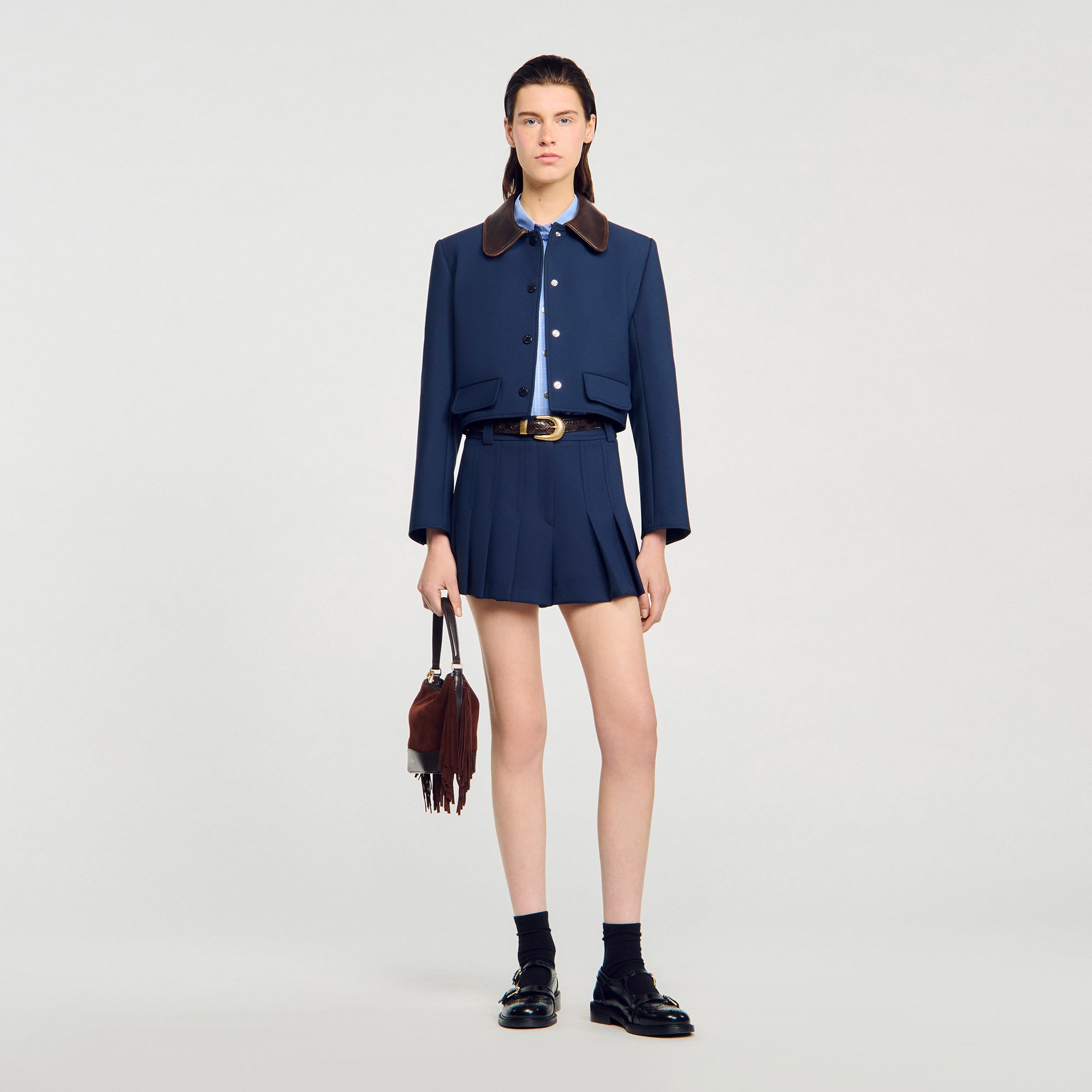 Cropped jacket with leather collar