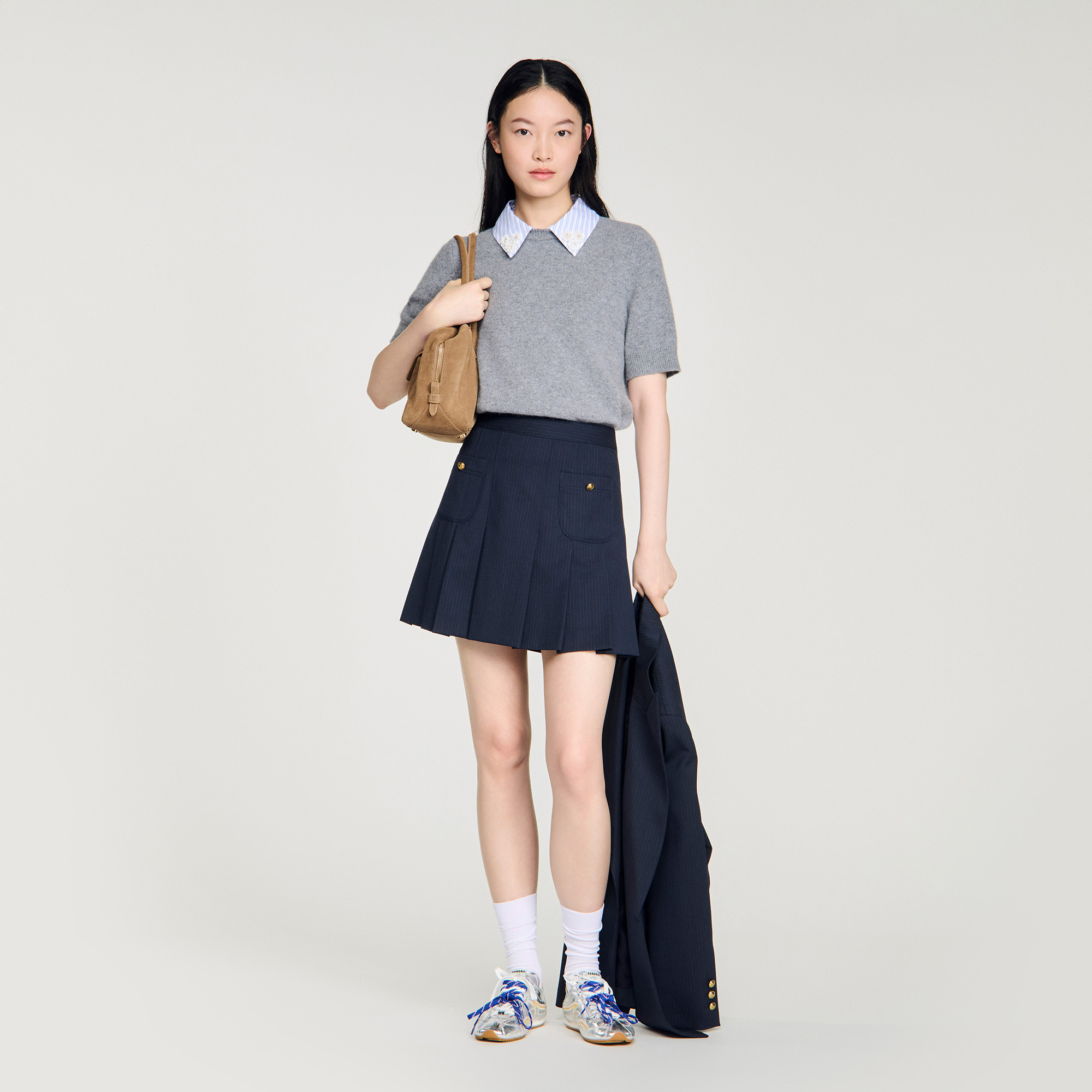 Detachable collar wool sweater