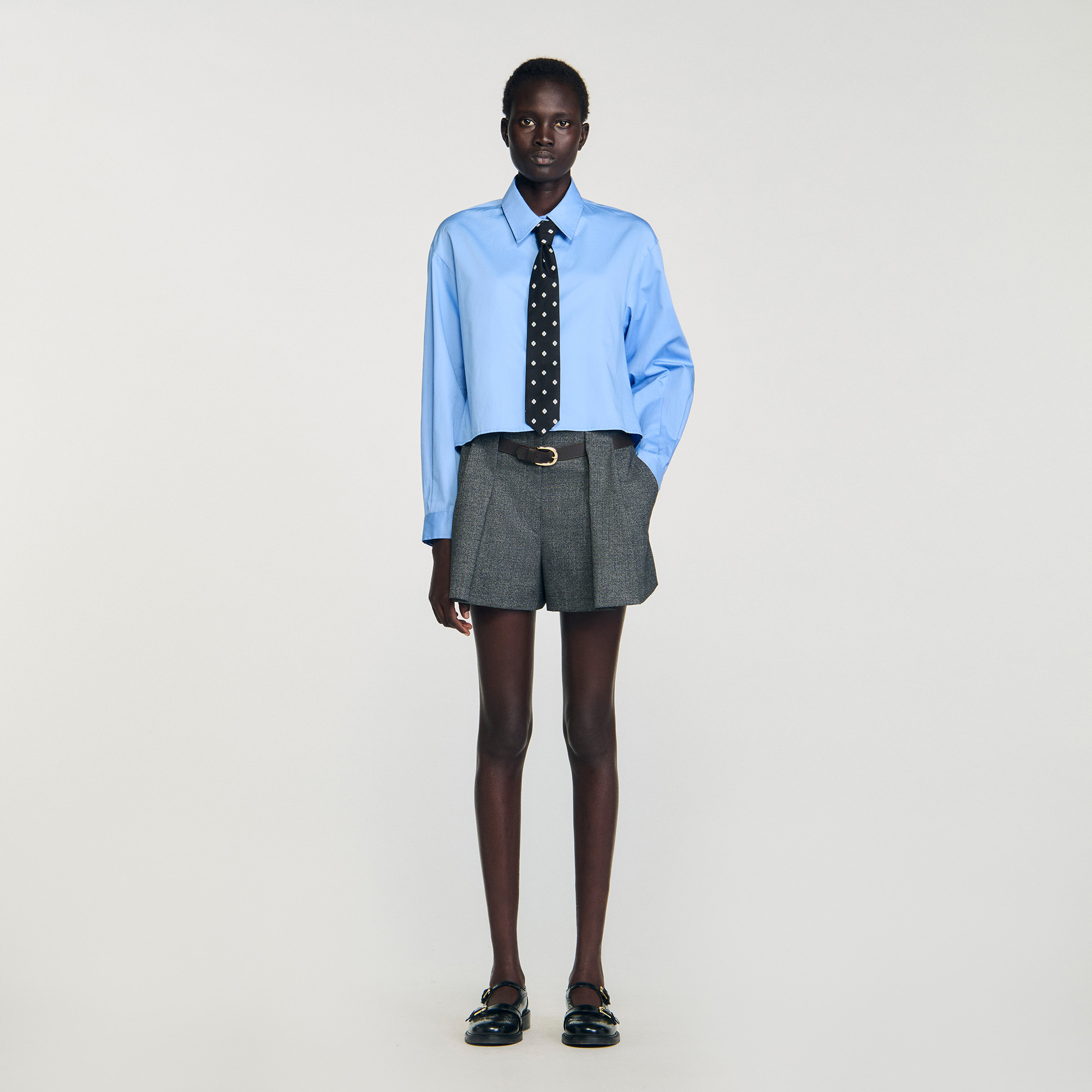Cropped shirt with detachable tie
