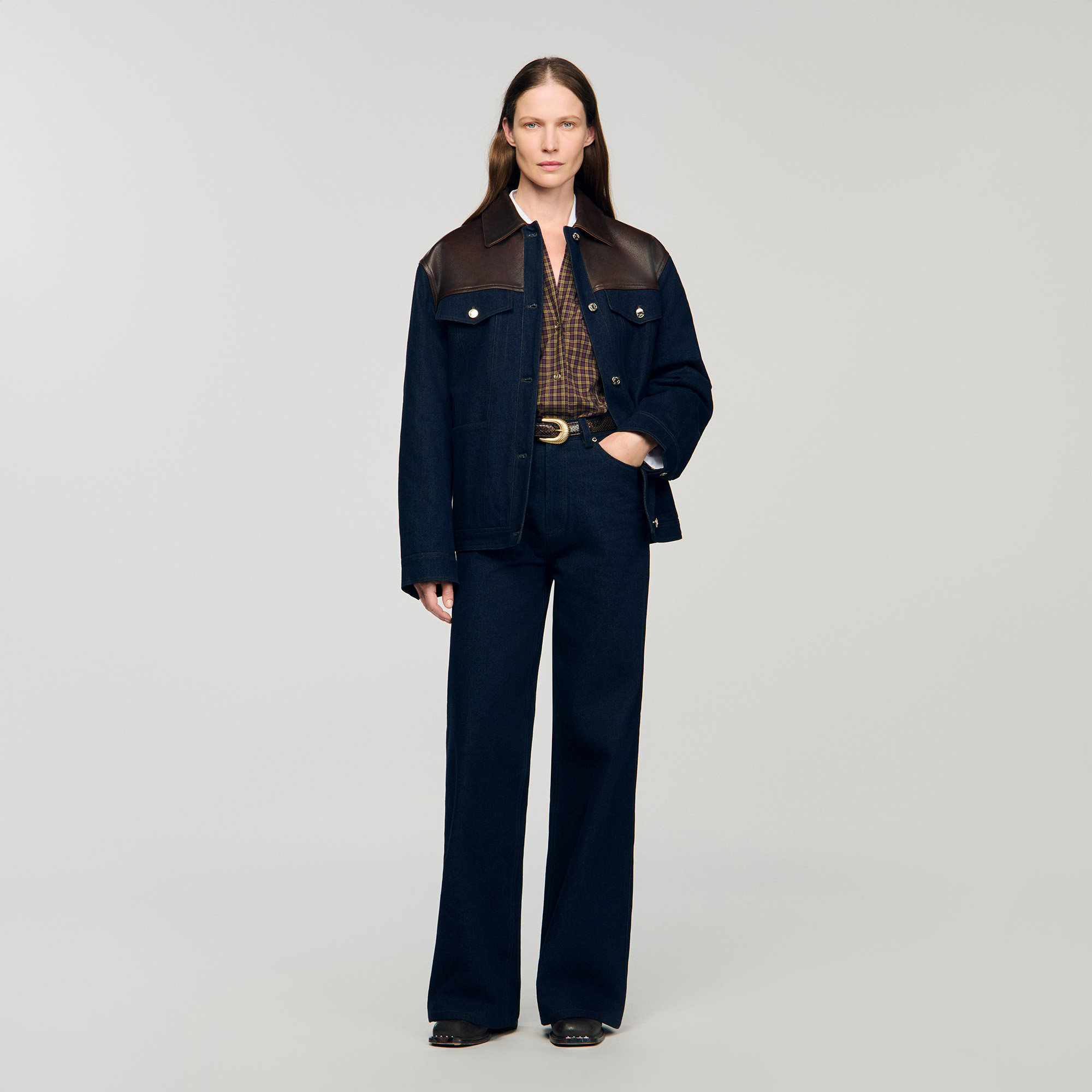 Wide-leg raw jeans