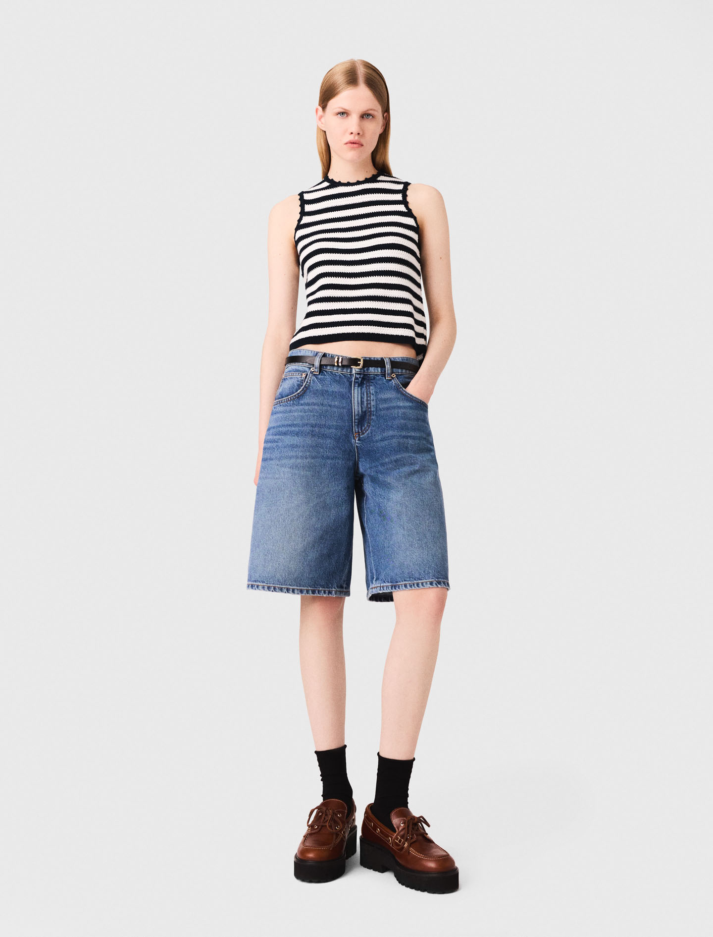 Woman's cotton Denim Bermuda Shorts for Fall/Winter, size Small, in color Blue /