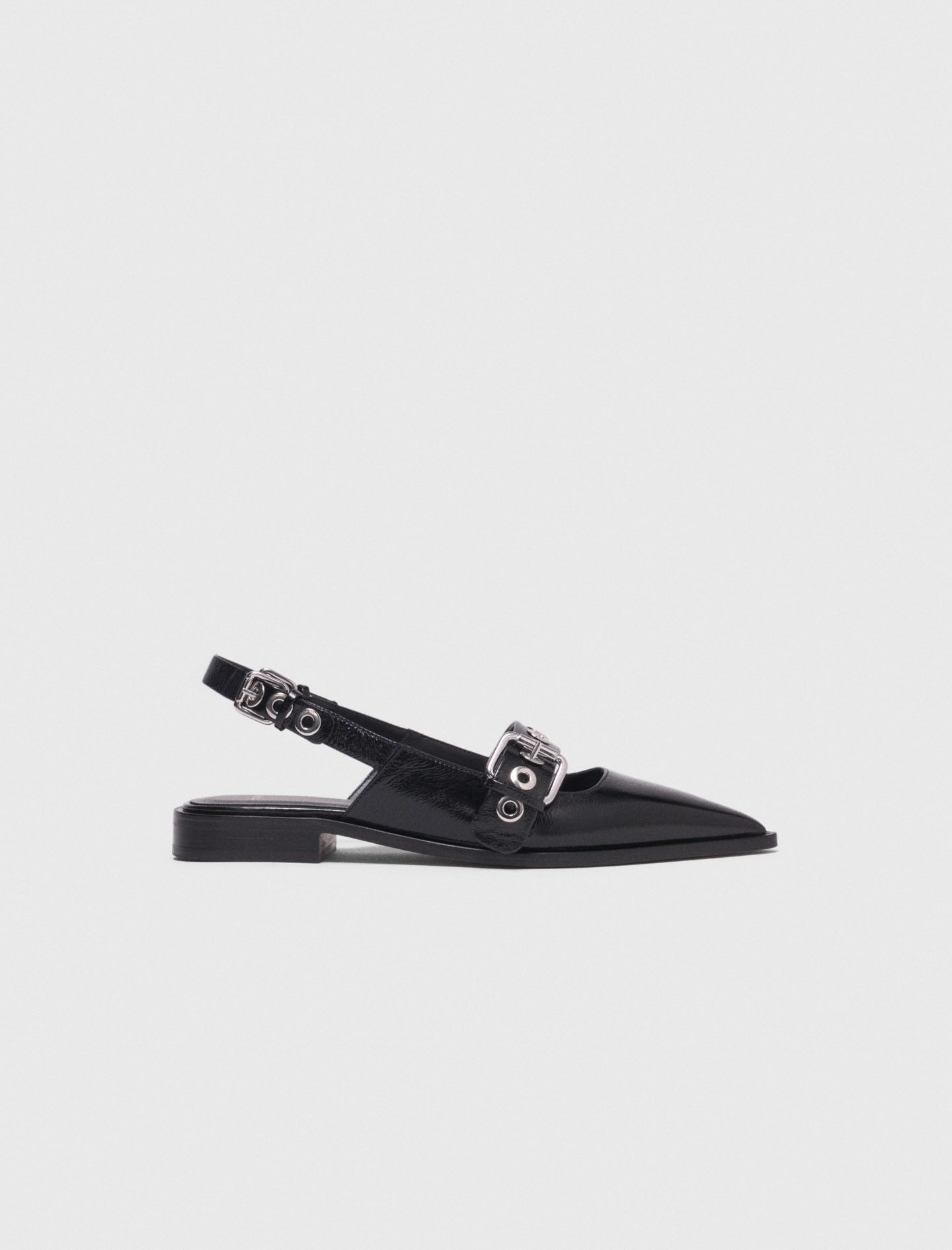 Woman's leather Flat leather strap slingbacks for Spring/Summer, size 6.5, in color Black /