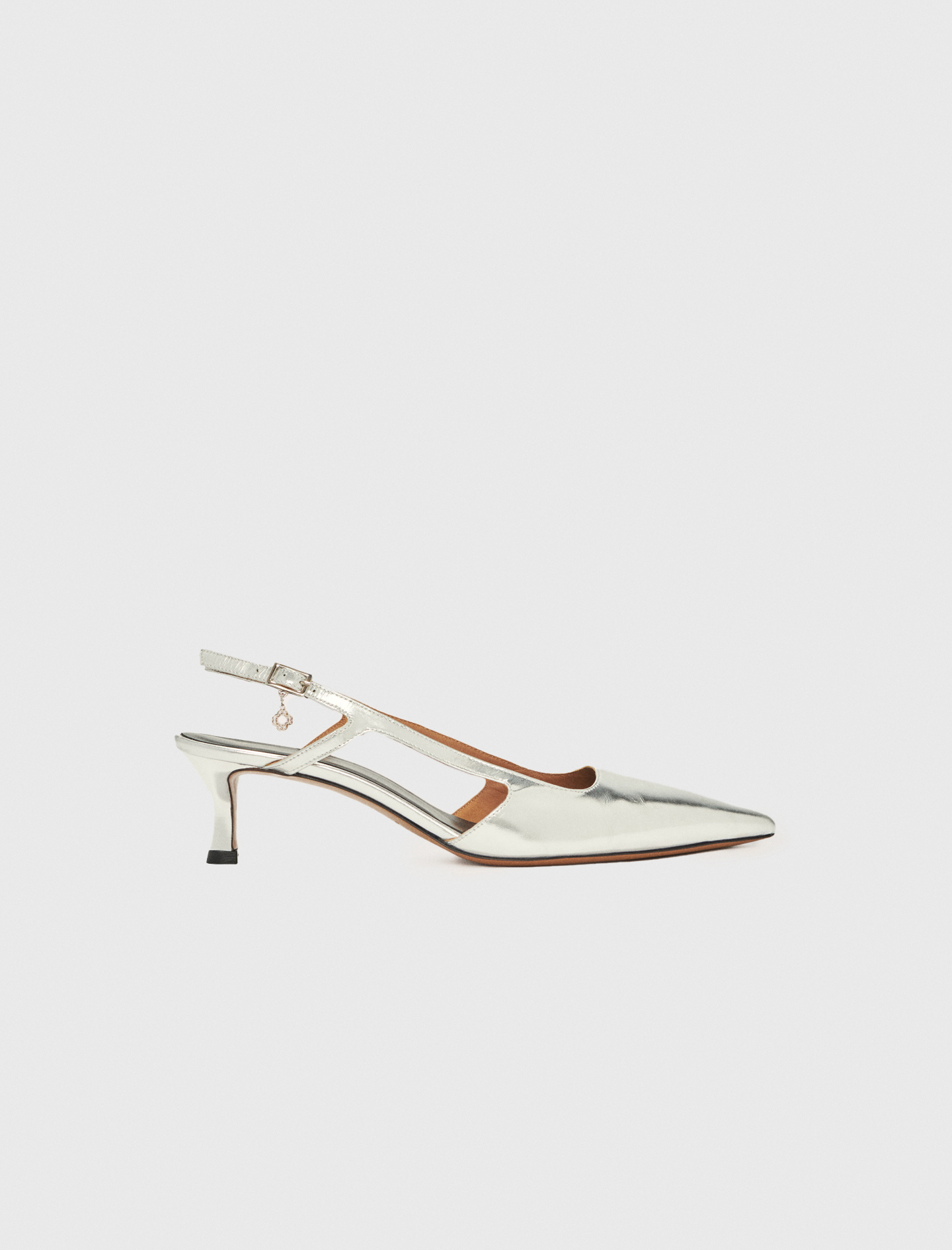Woman's leather Silver leather strappy heels for Spring/Summer, size 8.5, in color Silver / Grey