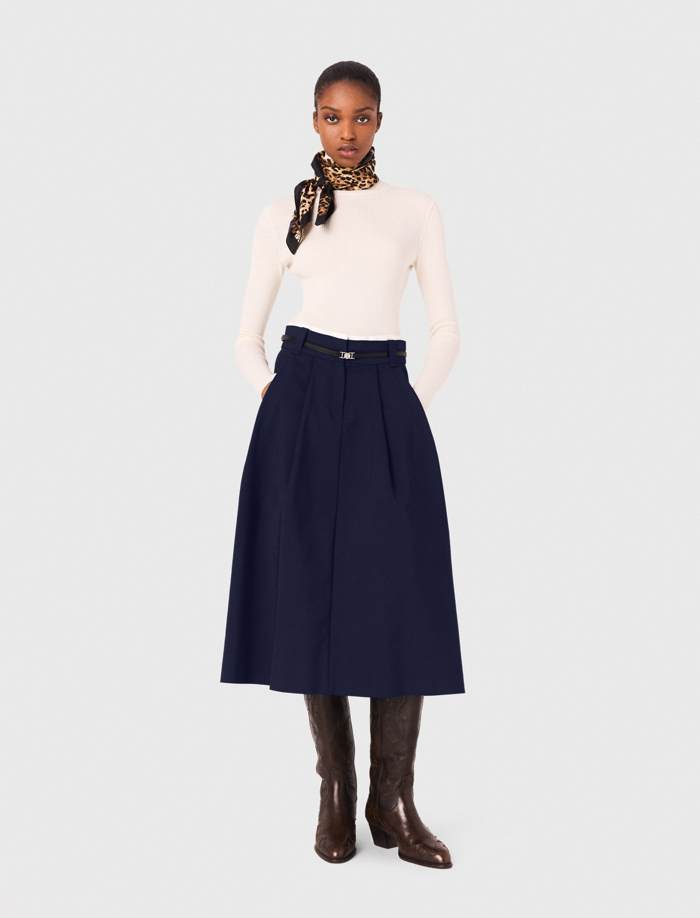 Woman's cotton Long cotton skirt with belt for Fall/Winter, size Extra Extra Large, in color Navy / Blue