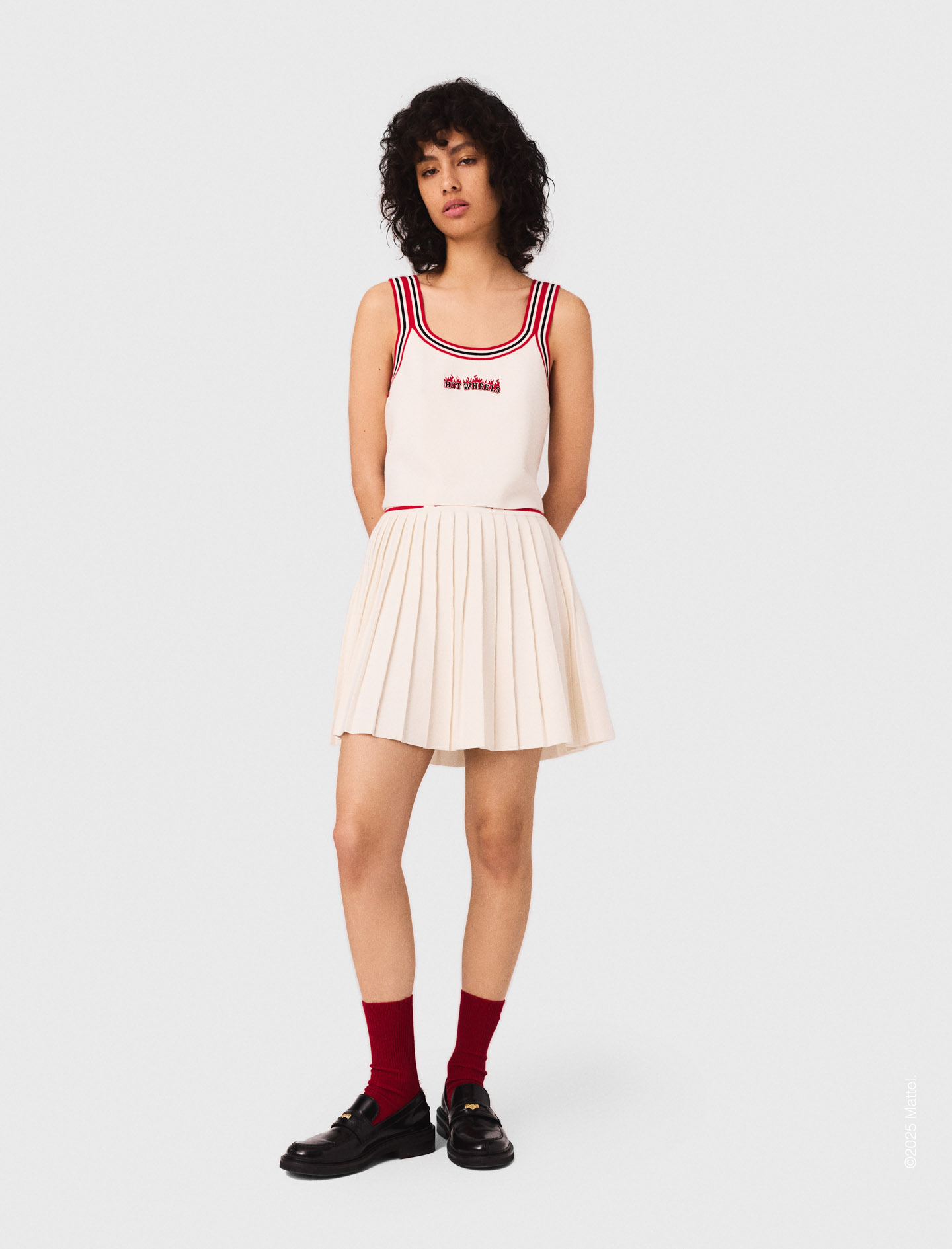 Woman's cotton Mini pleated knitted skirt for Fall/Winter, size Large, in color White /