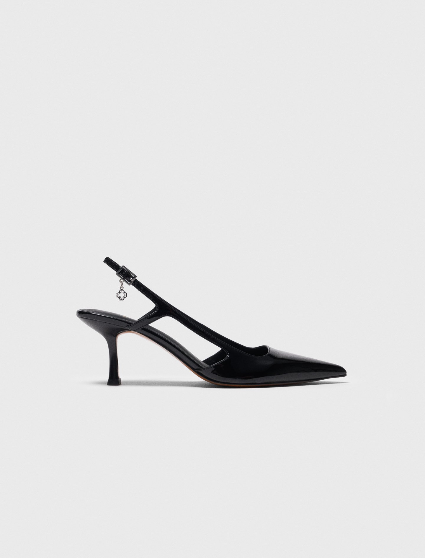 Woman's leather Patent leather slingback pumps for Fall/Winter, size 8.5, in color Black /