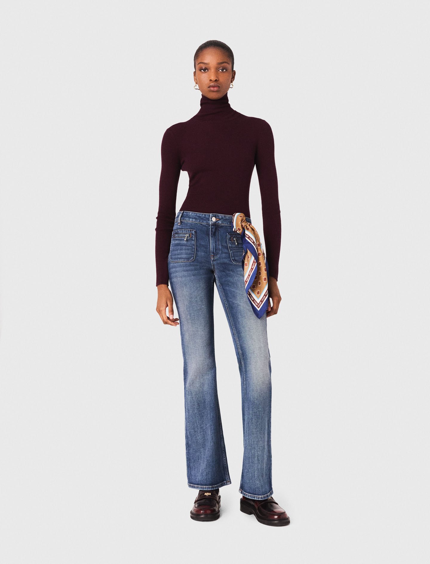 Woman's cotton Bootcut jeans with zip pockets for Fall/Winter, size Small, in color Blue /
