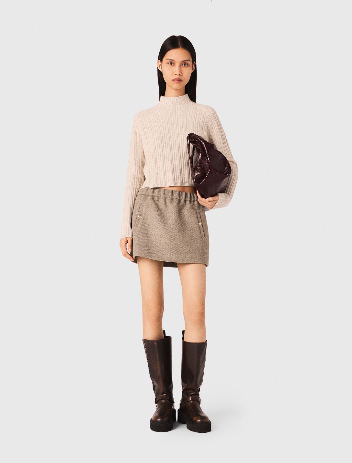 Woman's wool Cable-knit crop sweater for Fall/Winter, size Large, in color Beige /