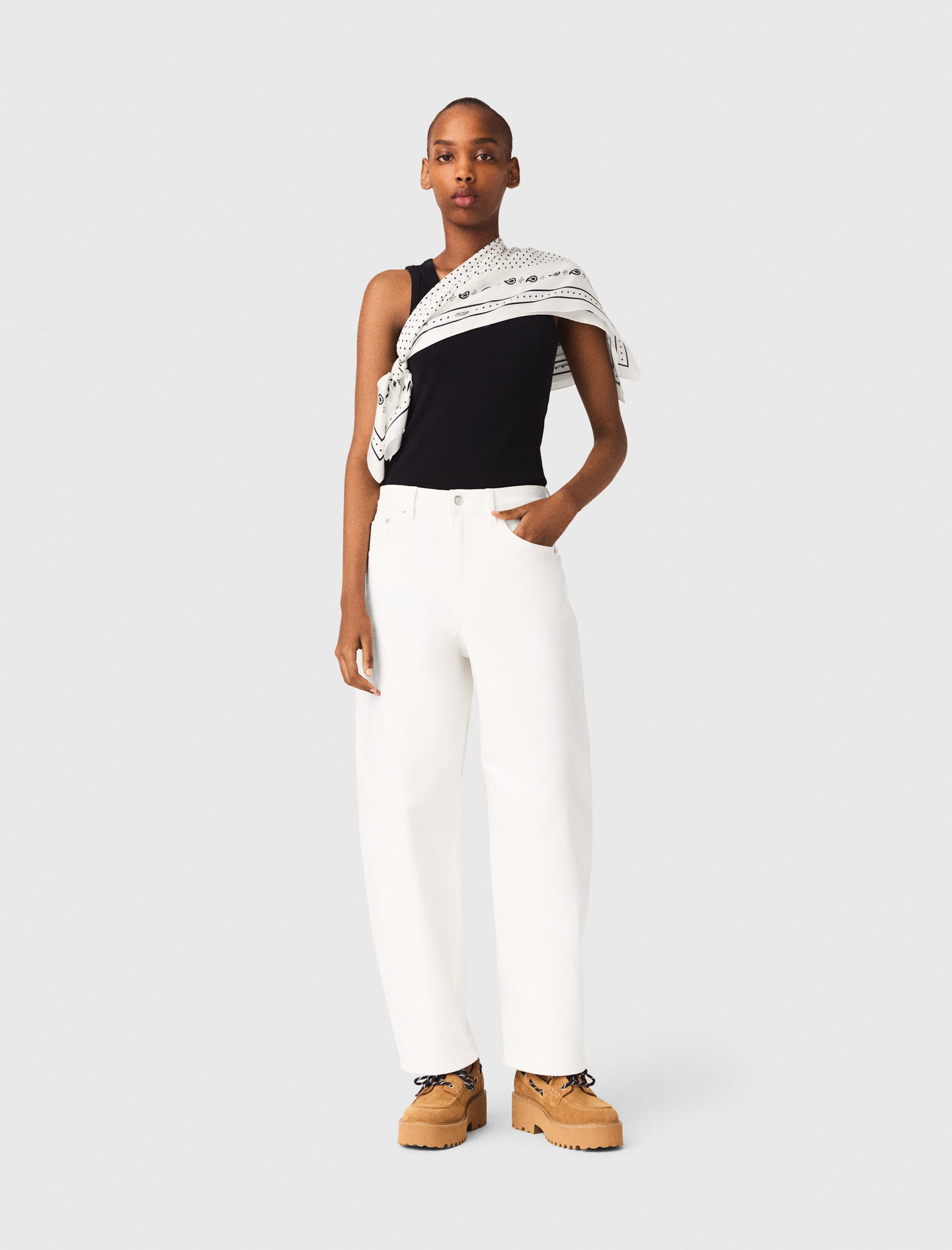 Woman's cotton Balloon jeans for Spring/Summer, size Medium, in color White /
