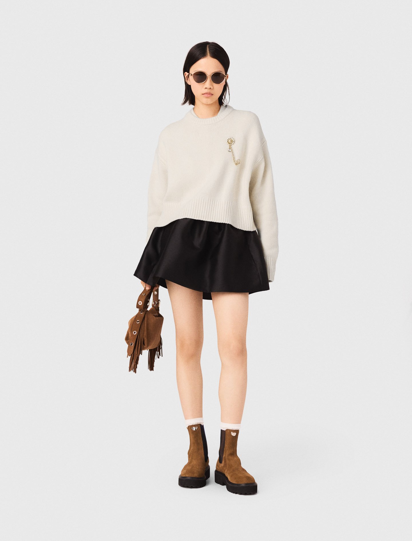 Woman's wool Sweater with floral brooch for Spring/Summer, size Small, in color Ecru / Beige