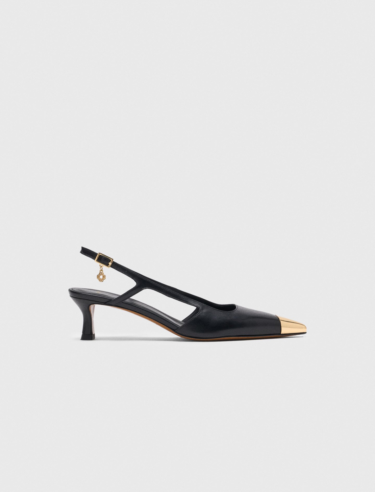 Woman's leather Smooth leather slingback pumps for Fall/Winter, size 8.5, in color Black /