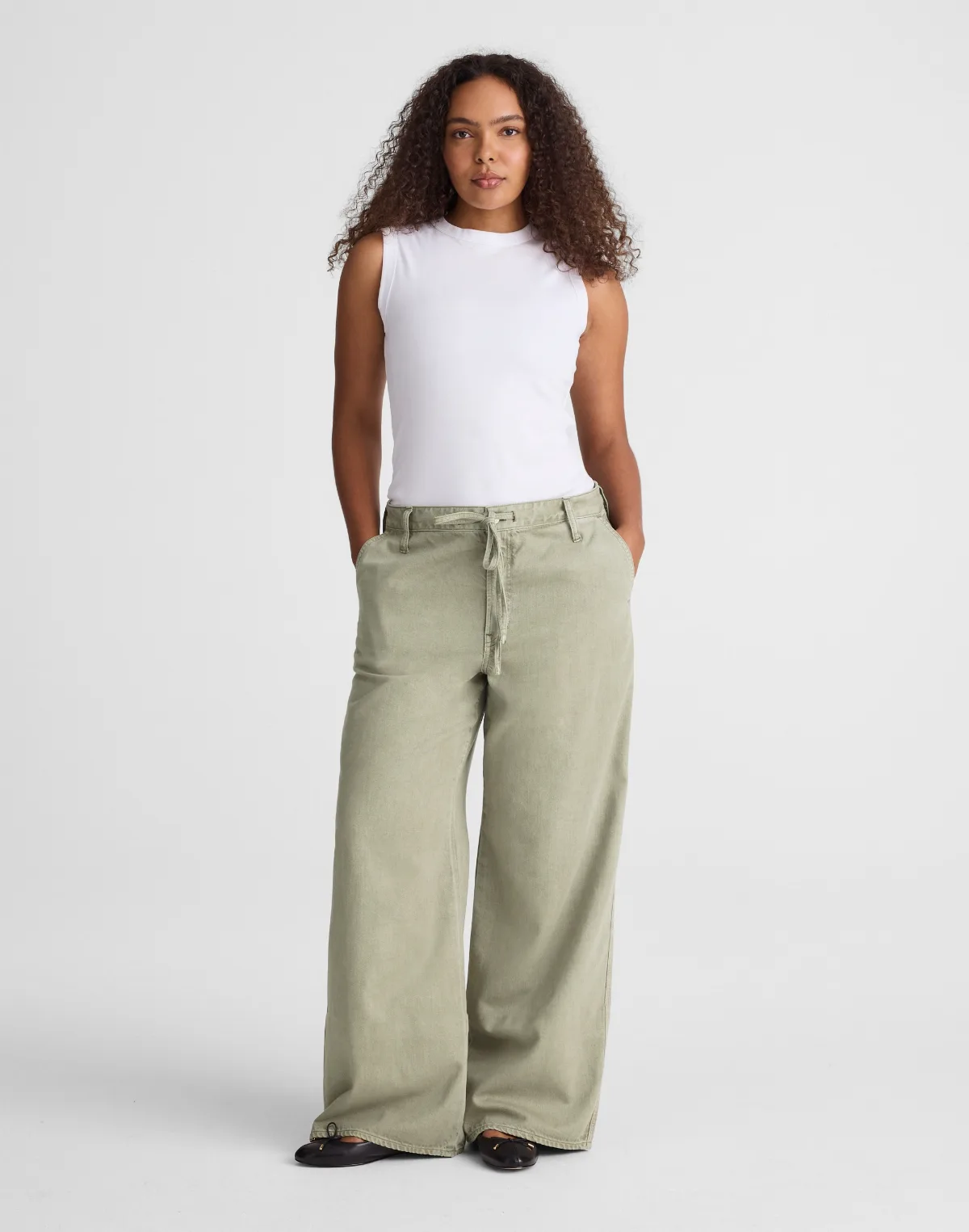 The Curvy Ultimate Wide-Leg Pant in Airy Denim