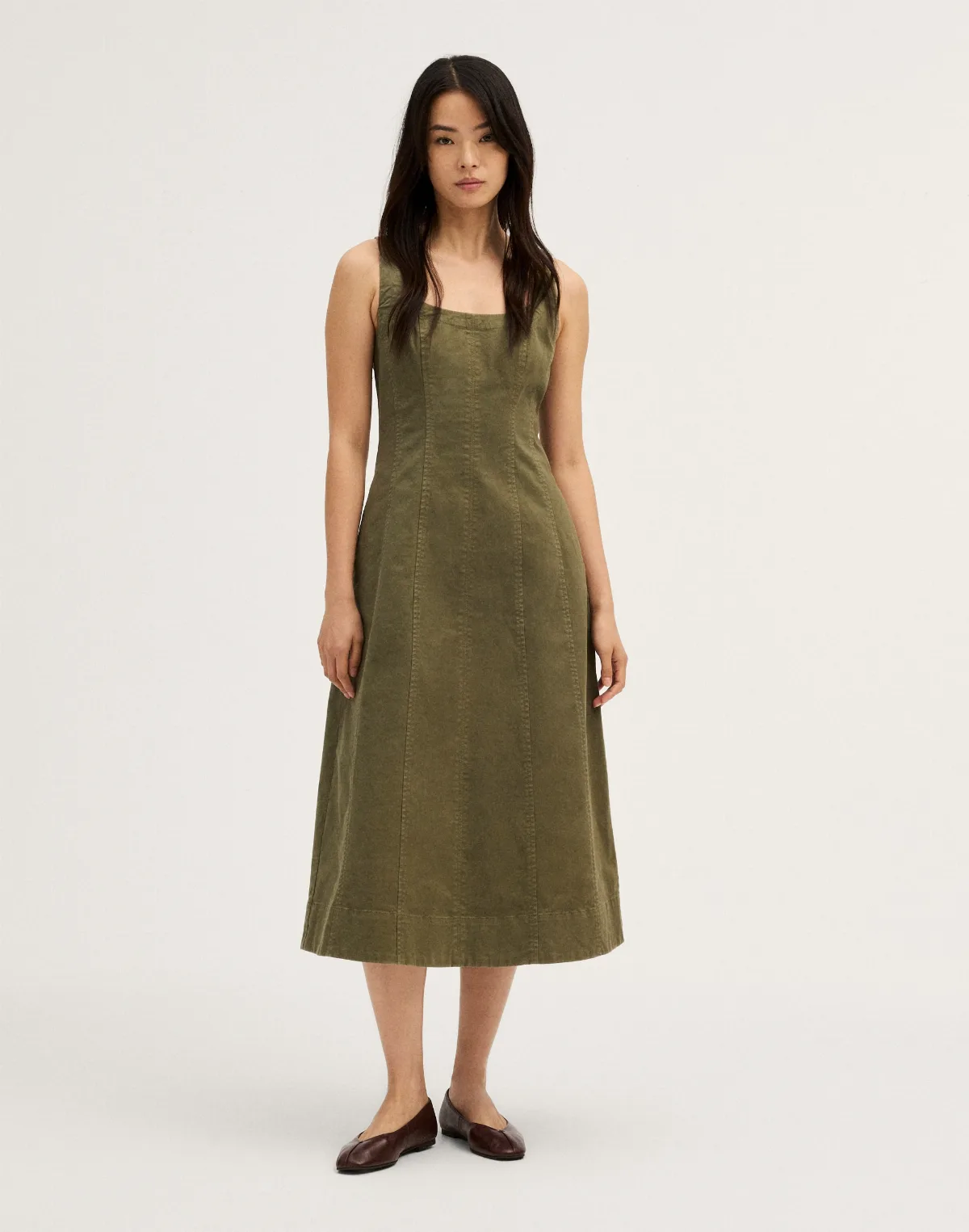 Seamed Scoopneck Midi Dress